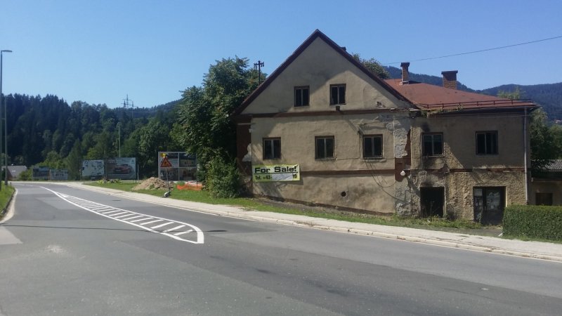 Nekoč Zadruga, danes panoji