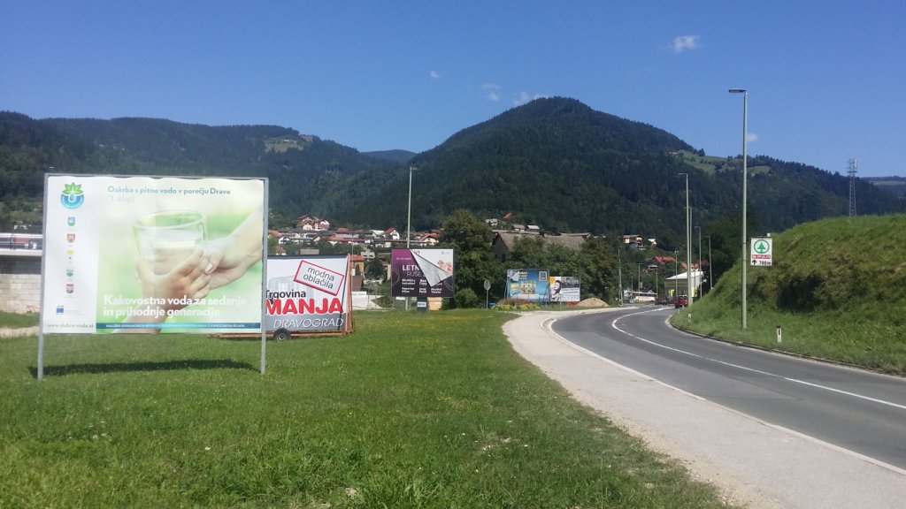 Nekoč Zadruga, danes panoji