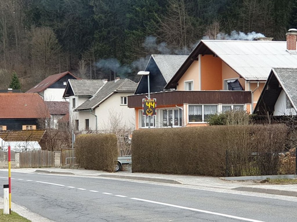 Preventivna radarska tabla odslej tudi v Črnečah