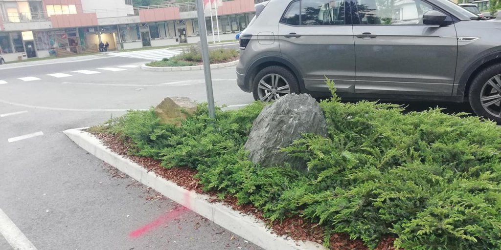 Dekorativna skala skoraj povzročila tragedijo