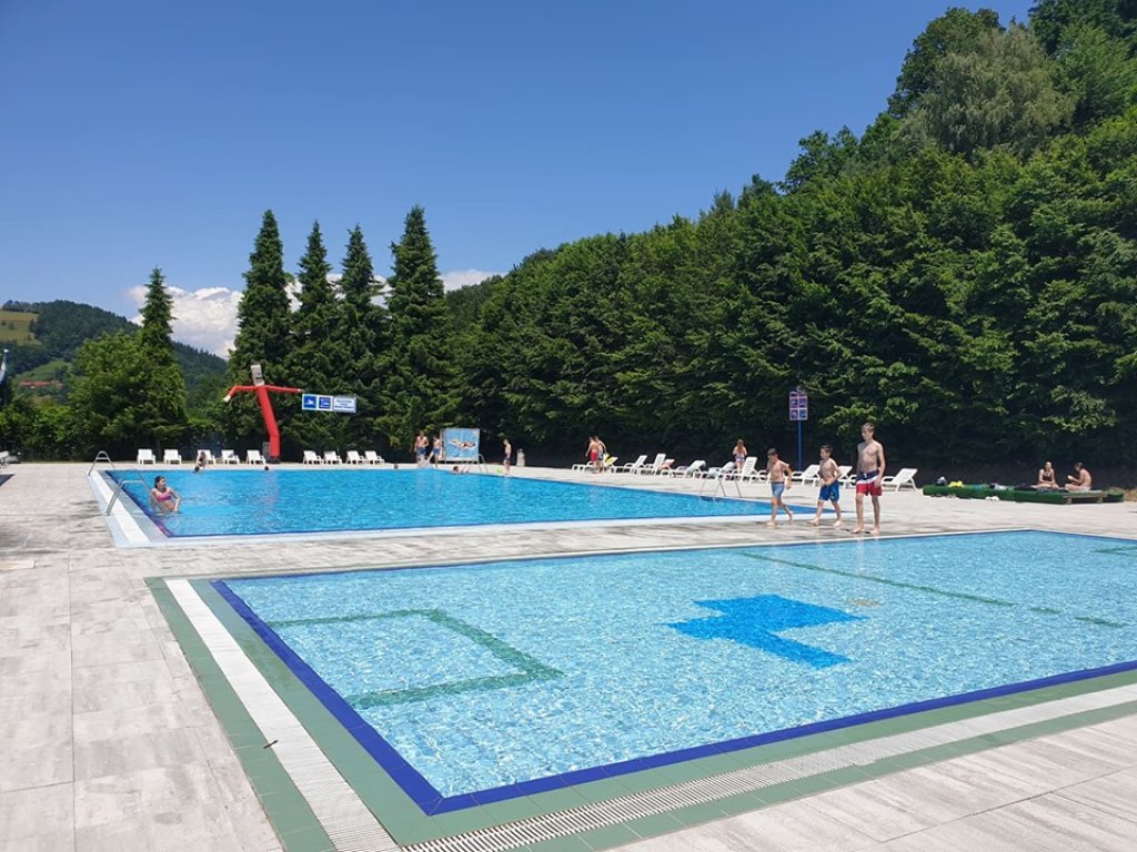 Slovenjgraški bazen začel svojo zadnjo sezono v stari podobi