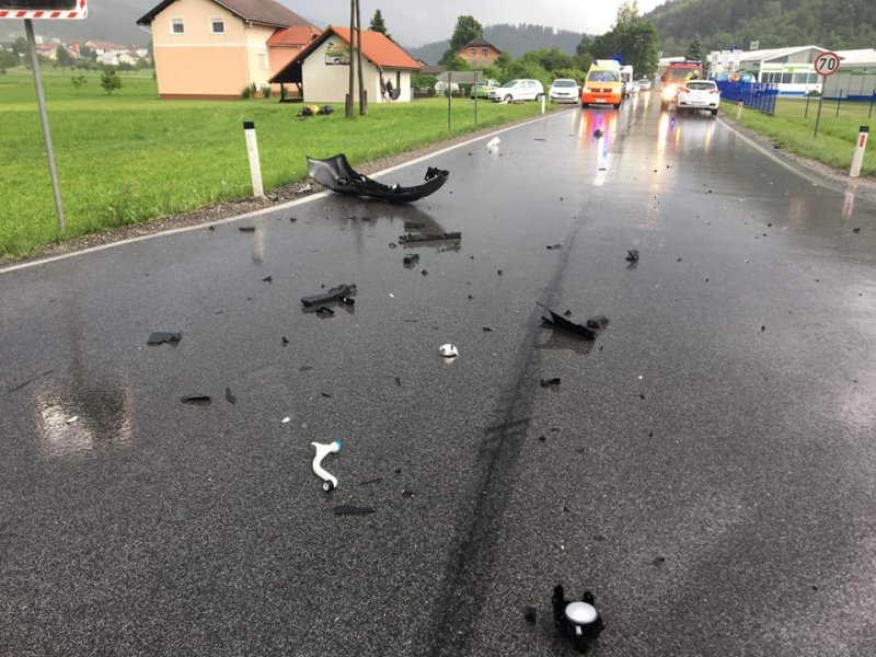 V Pamečah trčila motorist in avto V Pamečah trčila motorist in avto