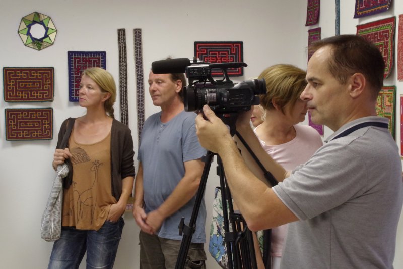 Neprekinjena nit pripovedi meandrov in labirintov