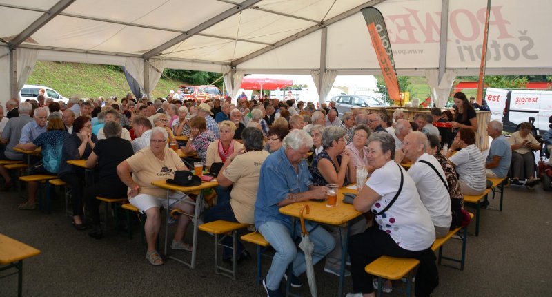 600 upokojenk in upokojencev na tradicionalnem srečanju z županom 600 upokojenk in upokojencev na tradicionalnem srečanju z županom