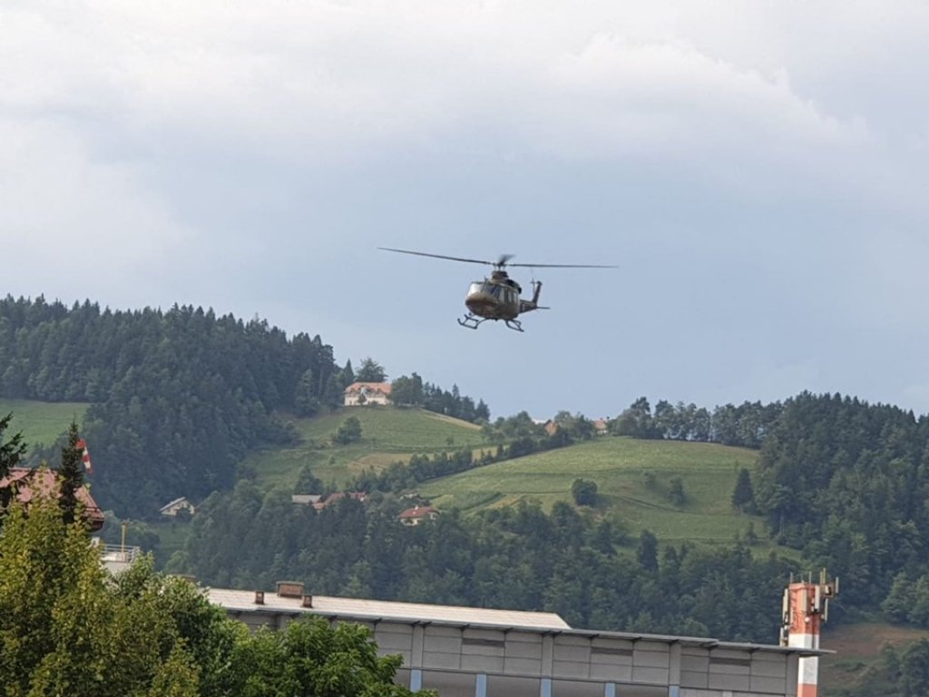 Poškodovan voznik štirikolesnika s helikopterjem v Maribor