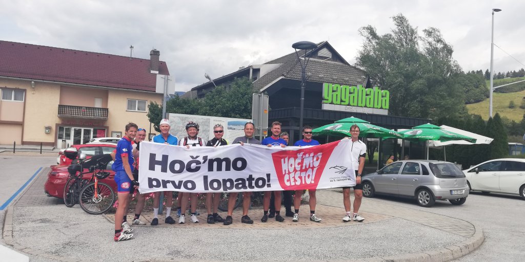 Kolesarjenje za prvo lopato in napoved koroškega protesta v Ljubljani